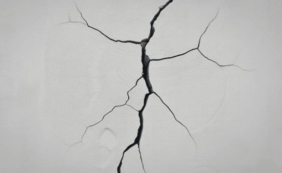 Cracked Walls That Spread Over Time