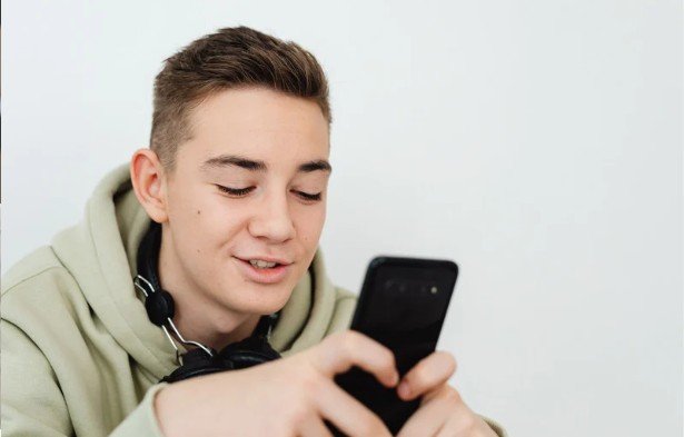 Reaching for Your Phone within the First 10 Minutes